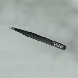 Tweezers